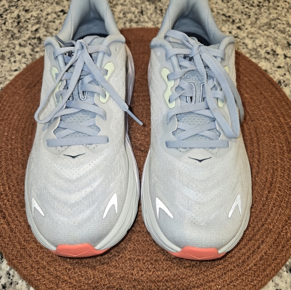 HOKA SZ 7 - Arahi 6 - Picture 3 of 4